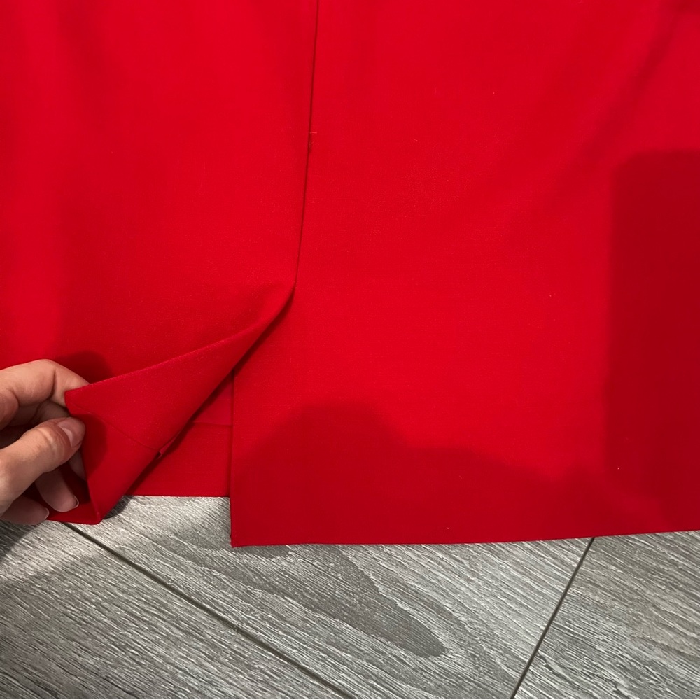 The Limited red pencil skirt. Size 2 - Picture 8 of 8